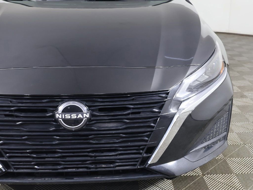 Used 2025 Nissan Altima 2.5 SV image 11