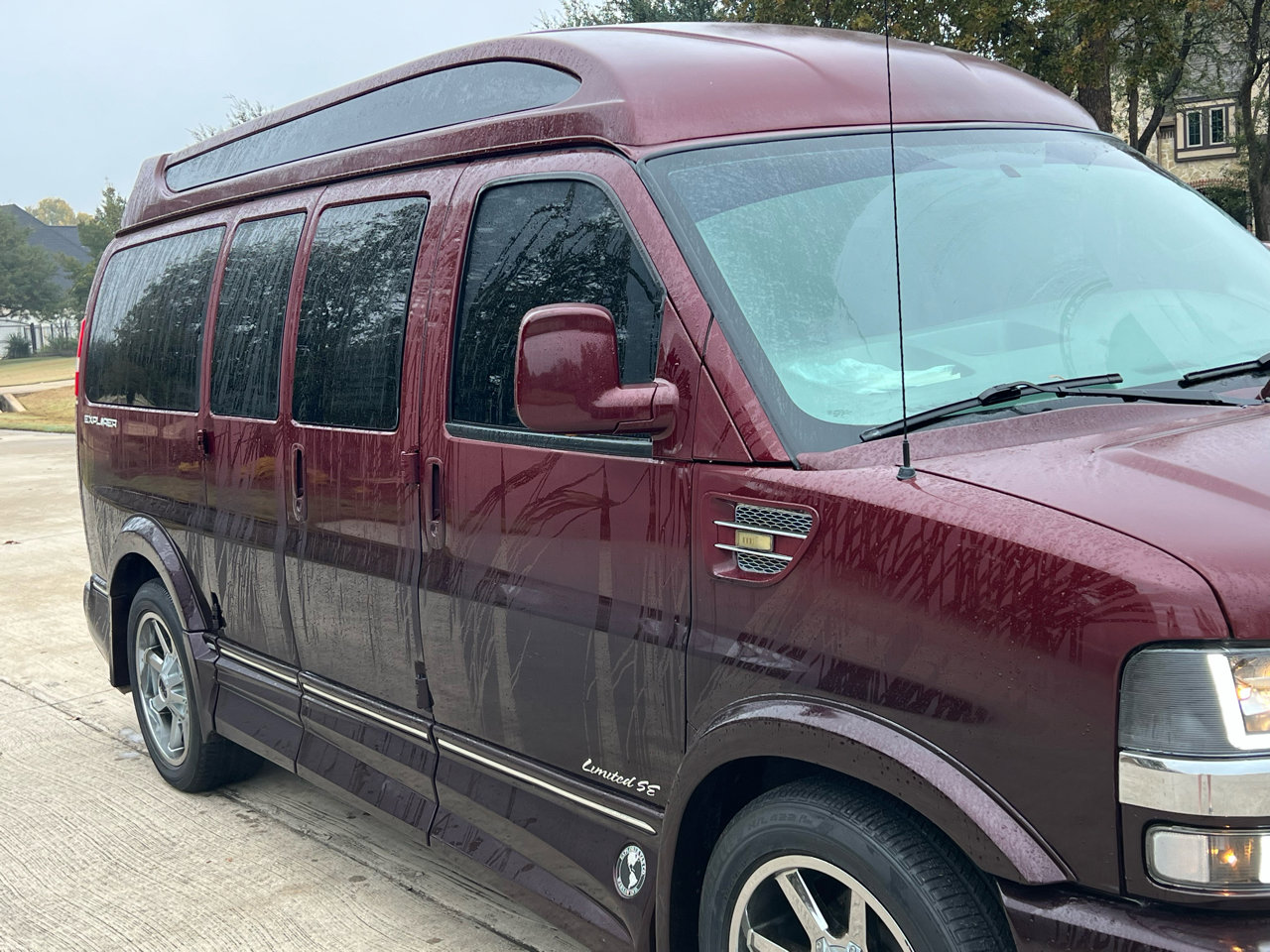 Used 2017 Chevrolet Express 2500 image 13