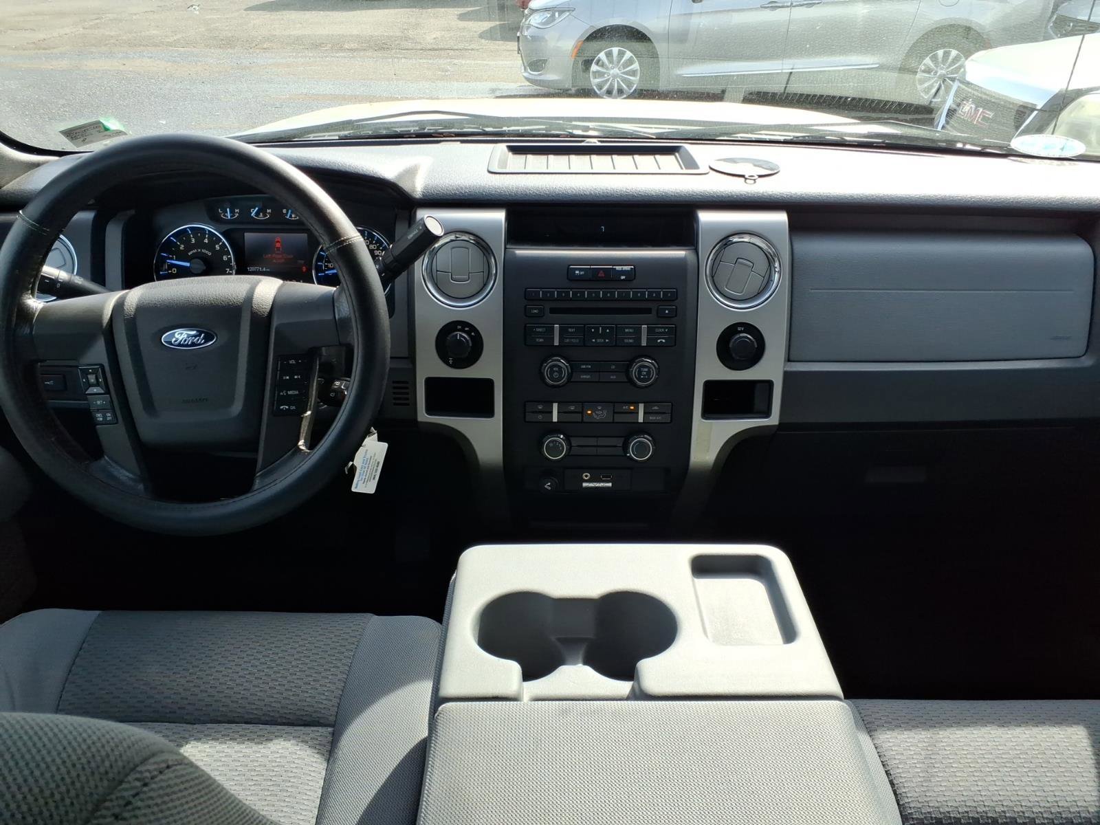 Used 2011 Ford F150 XLT w/ XLT Chrome Pkg AWD/4WD image 8