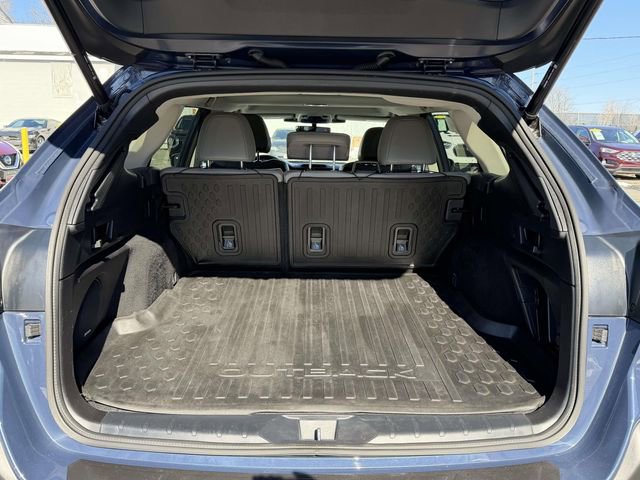 Used 2023 Subaru Outback Limited image 11