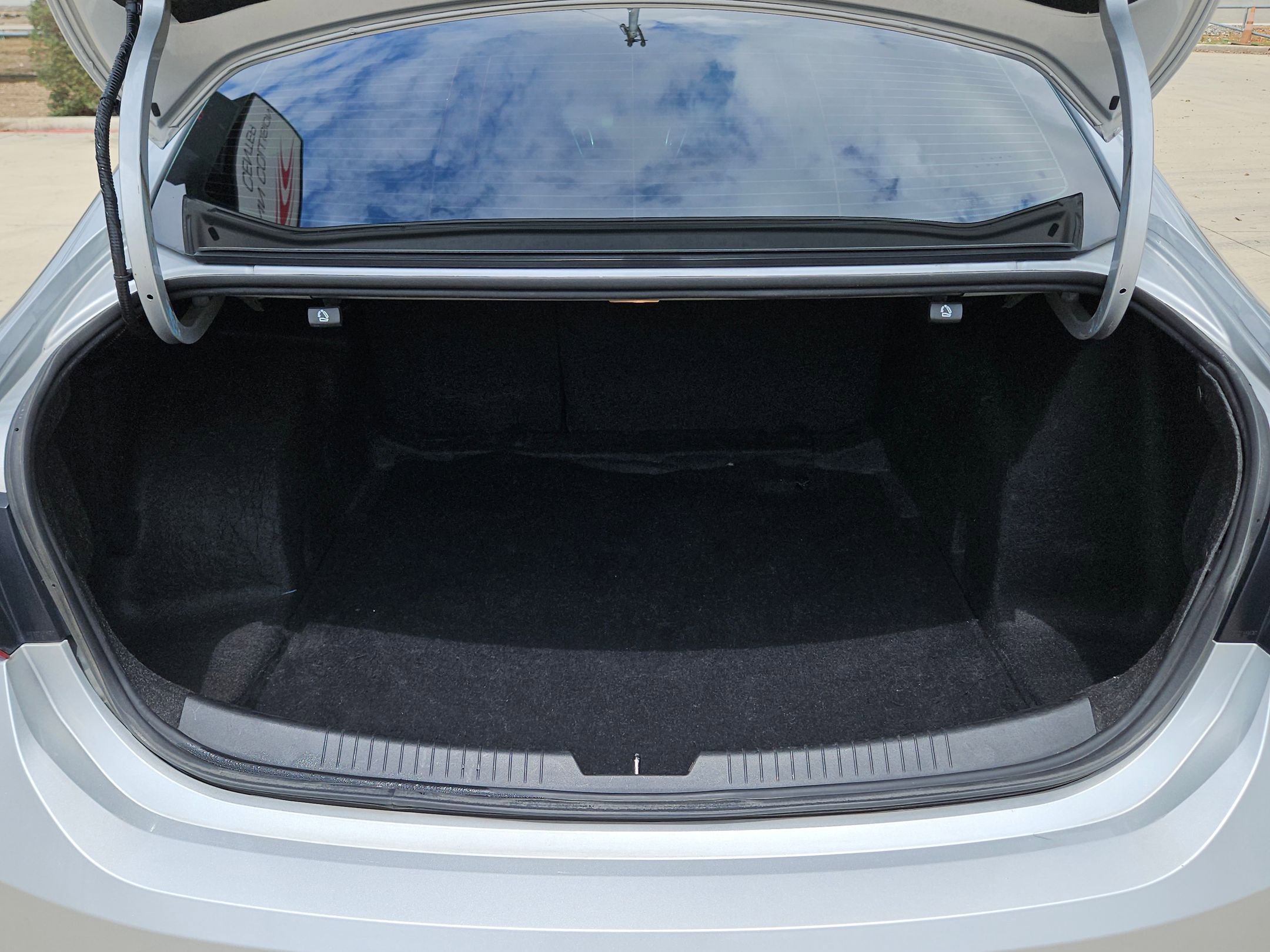 Used 2020 Chevrolet Malibu LT image 24