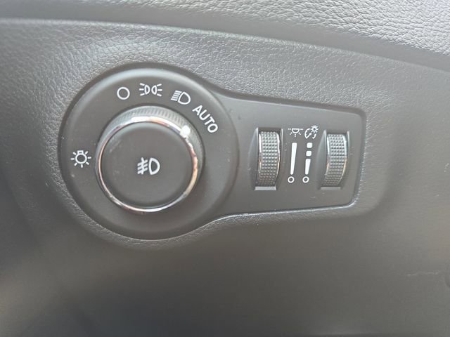 Used 2018 Jeep Compass Trailhawk w/ Cold Weather Group image 25