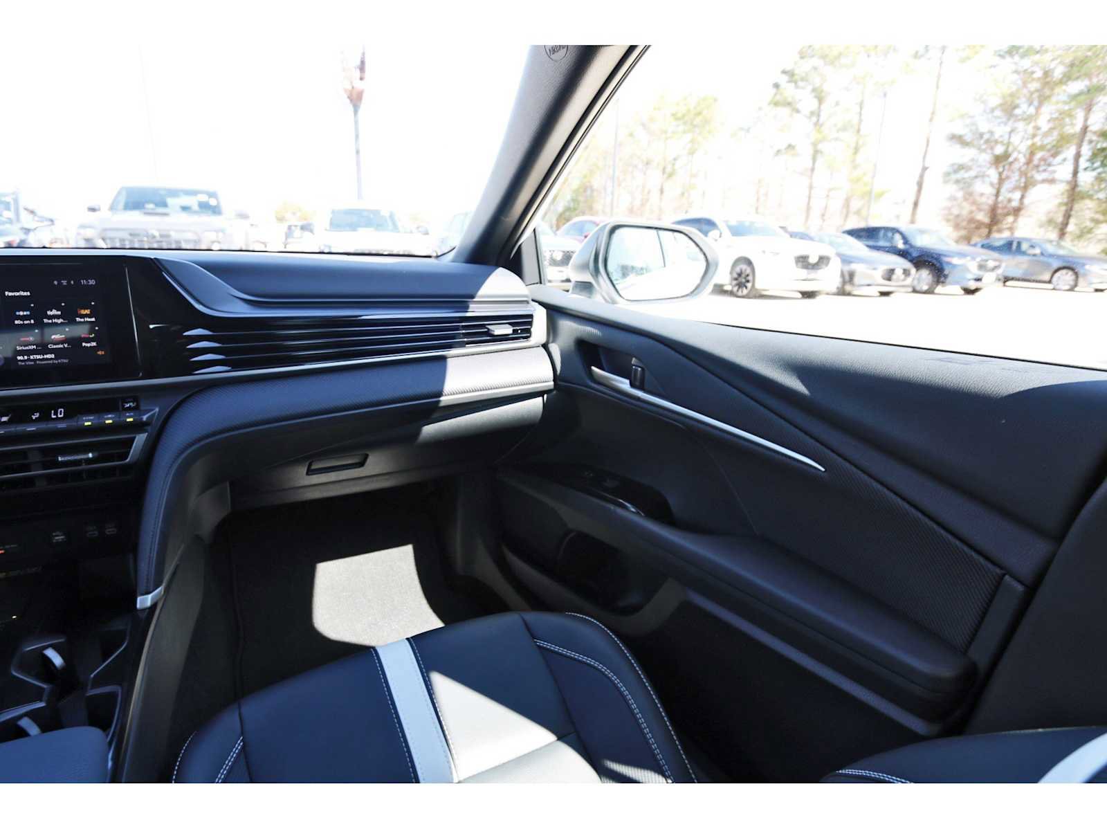 Used 2026 Toyota Camry SE w/ Convenience Package image 8