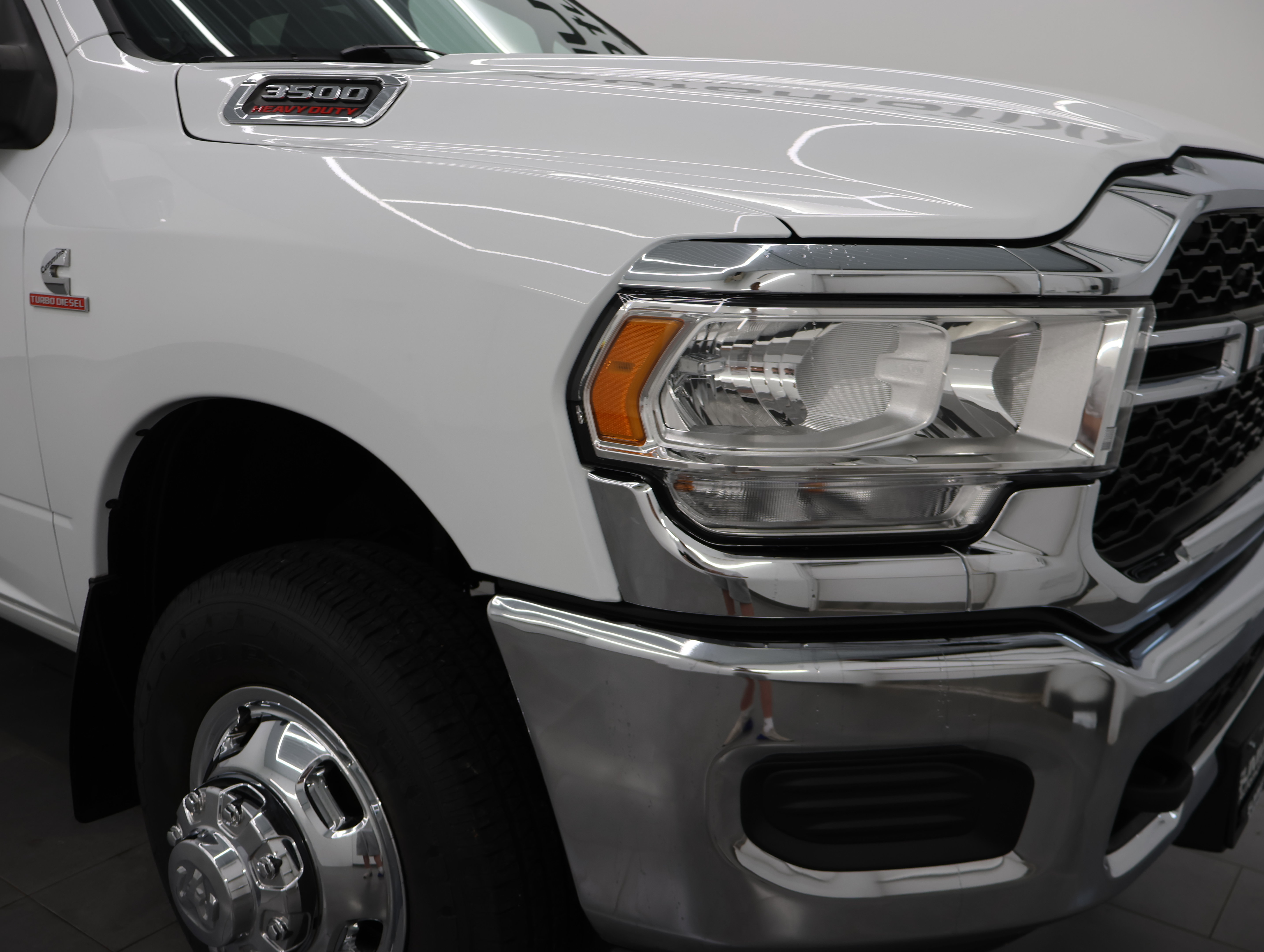 Used 2024 RAM 3500 Tradesman w/ Chrome Appearance Group AWD/4WD image 24