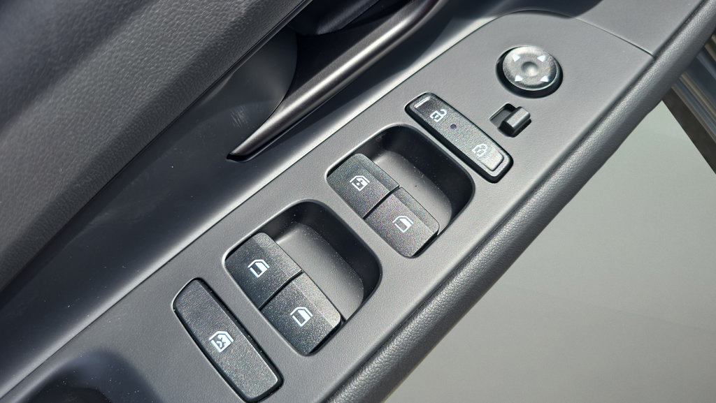 New 2026 Hyundai Elantra Sport FWD image 21