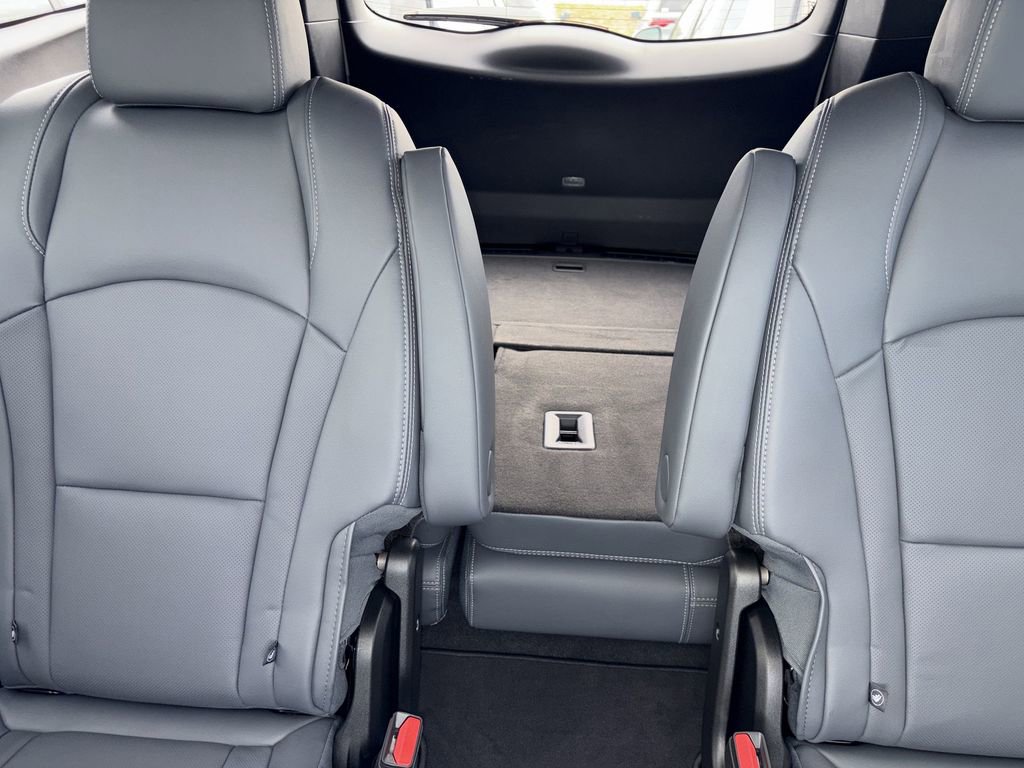 Used 2024 Buick Enclave Essence w/ Experience Buick Package AWD/4WD image 23