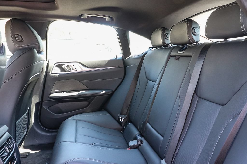 Used 2023 BMW i4 eDrive40 RWD image 18