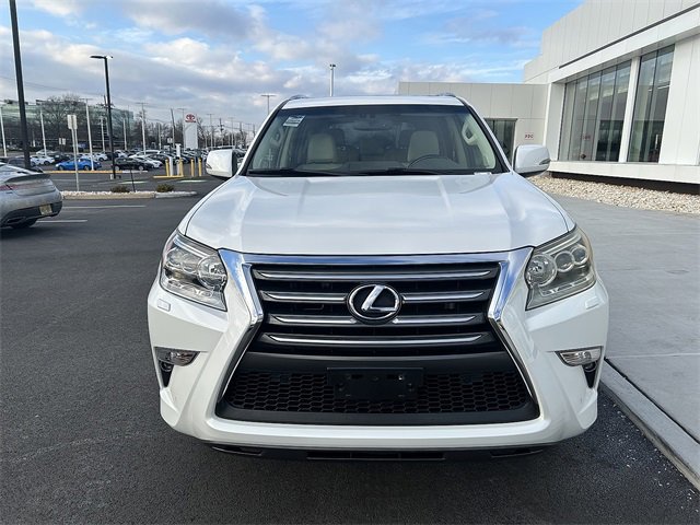 Used 2018 Lexus GX 460 image 3