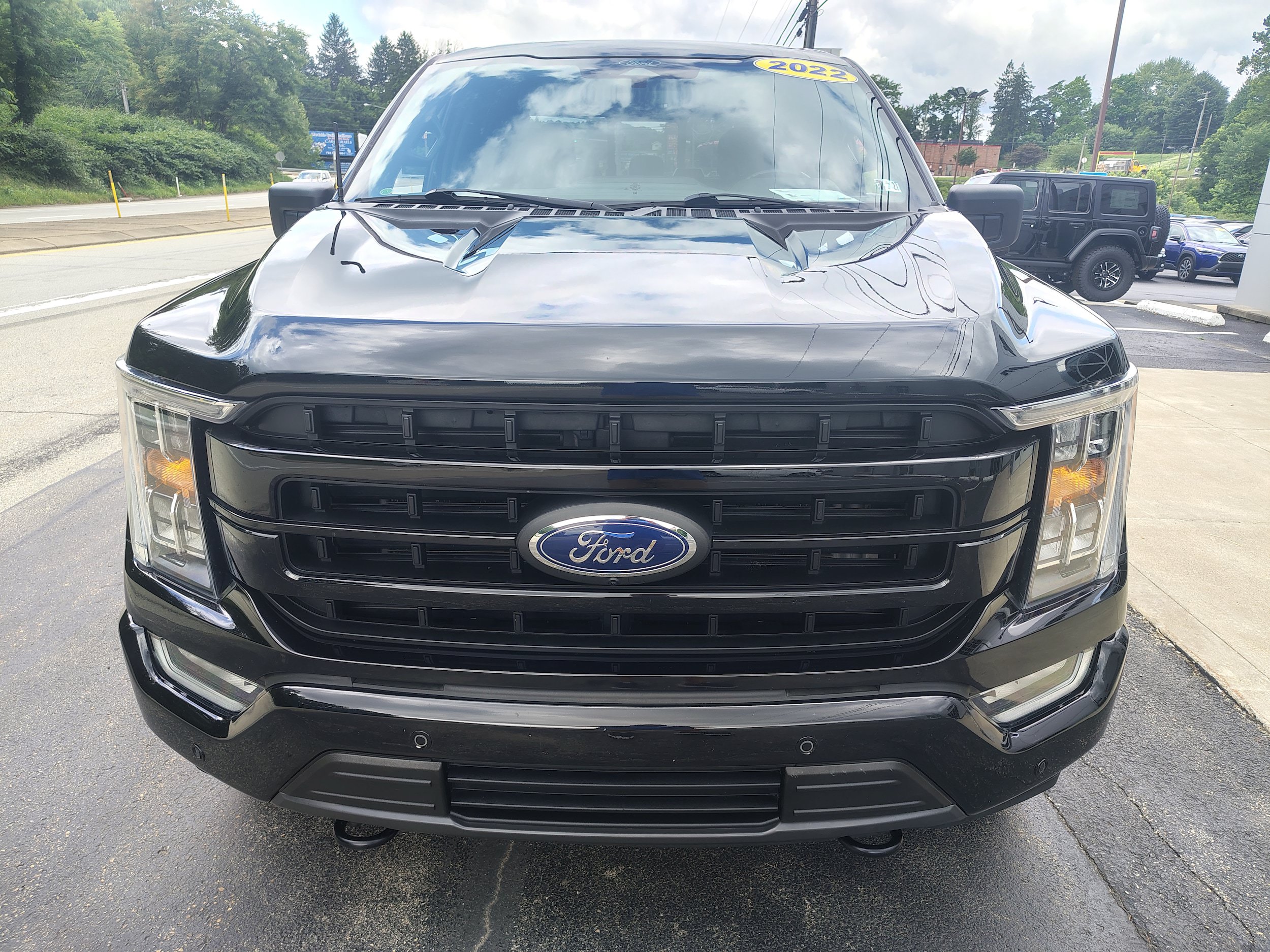 Used 2022 Ford F150 XLT w/ Equipment Group 302A High AWD/4WD image 3