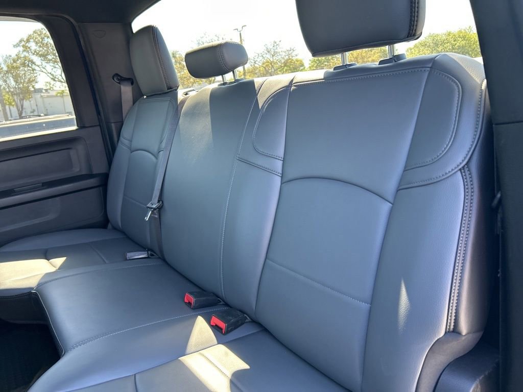 Used 2022 RAM 5500 Tradesman w/ Chrome Appearance Group image 16