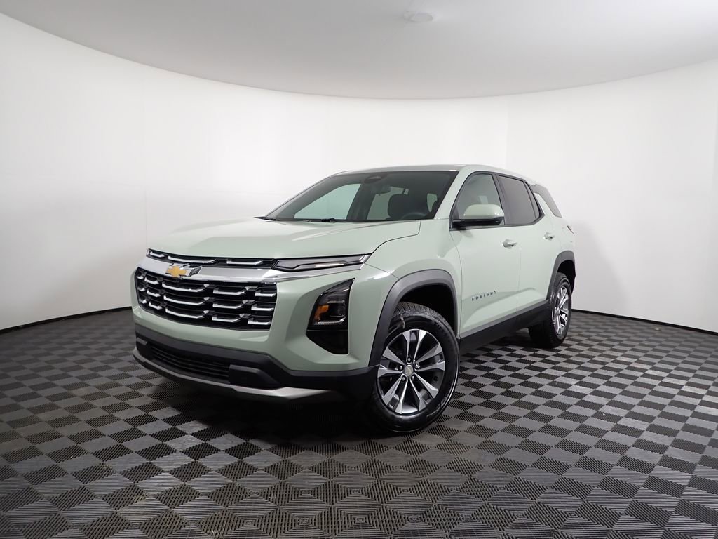 Used 2026 Chevrolet Equinox LT image 2