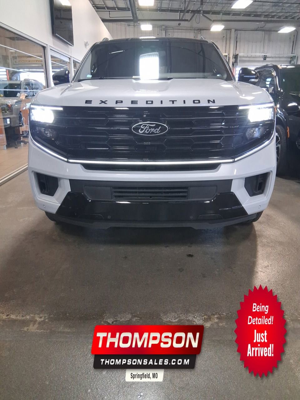 Used 2025 Ford Expedition Platinum w/ Stealth Appearance Package image 1