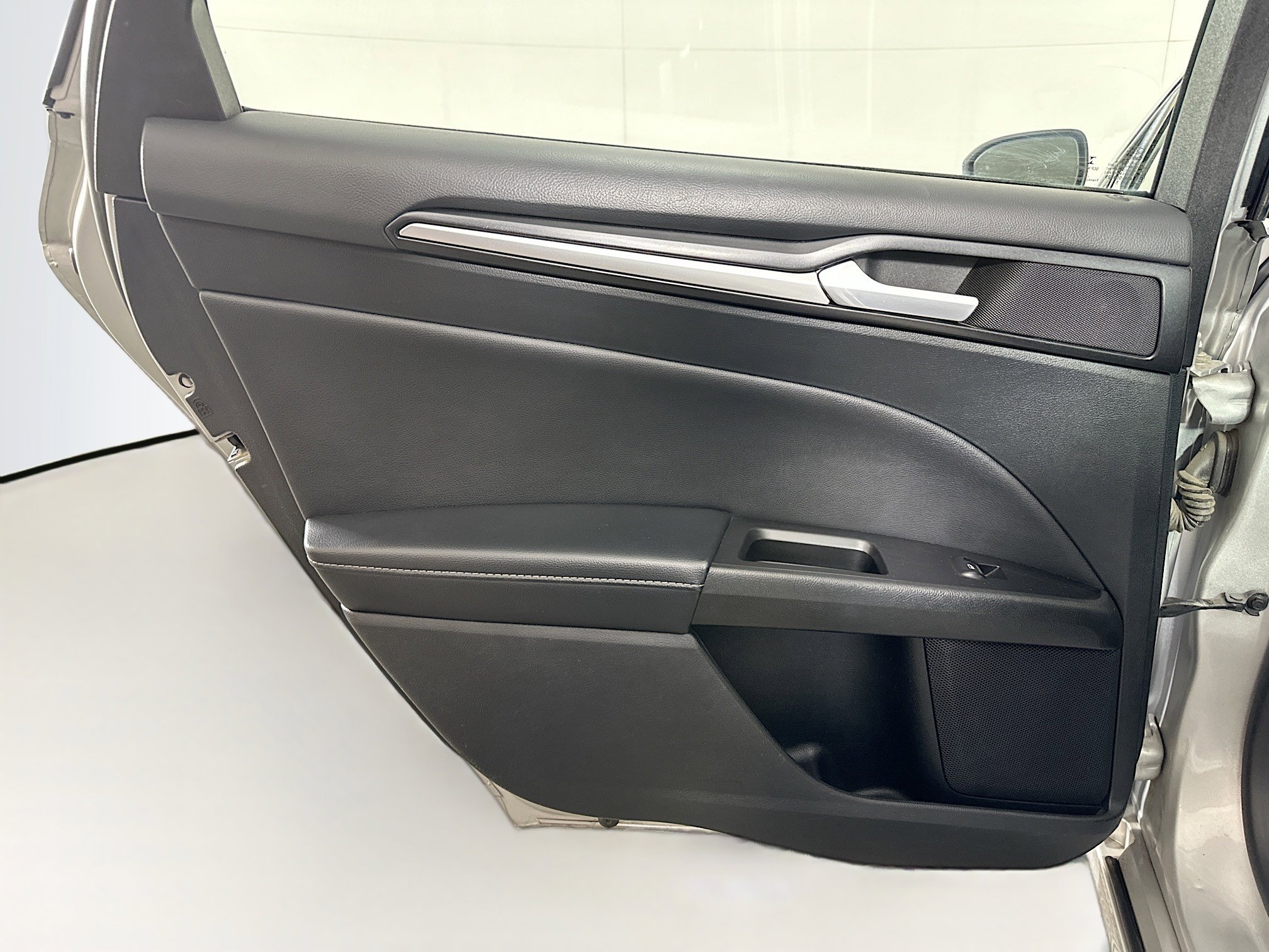 Used 2019 Ford Fusion Titanium FWD image 27
