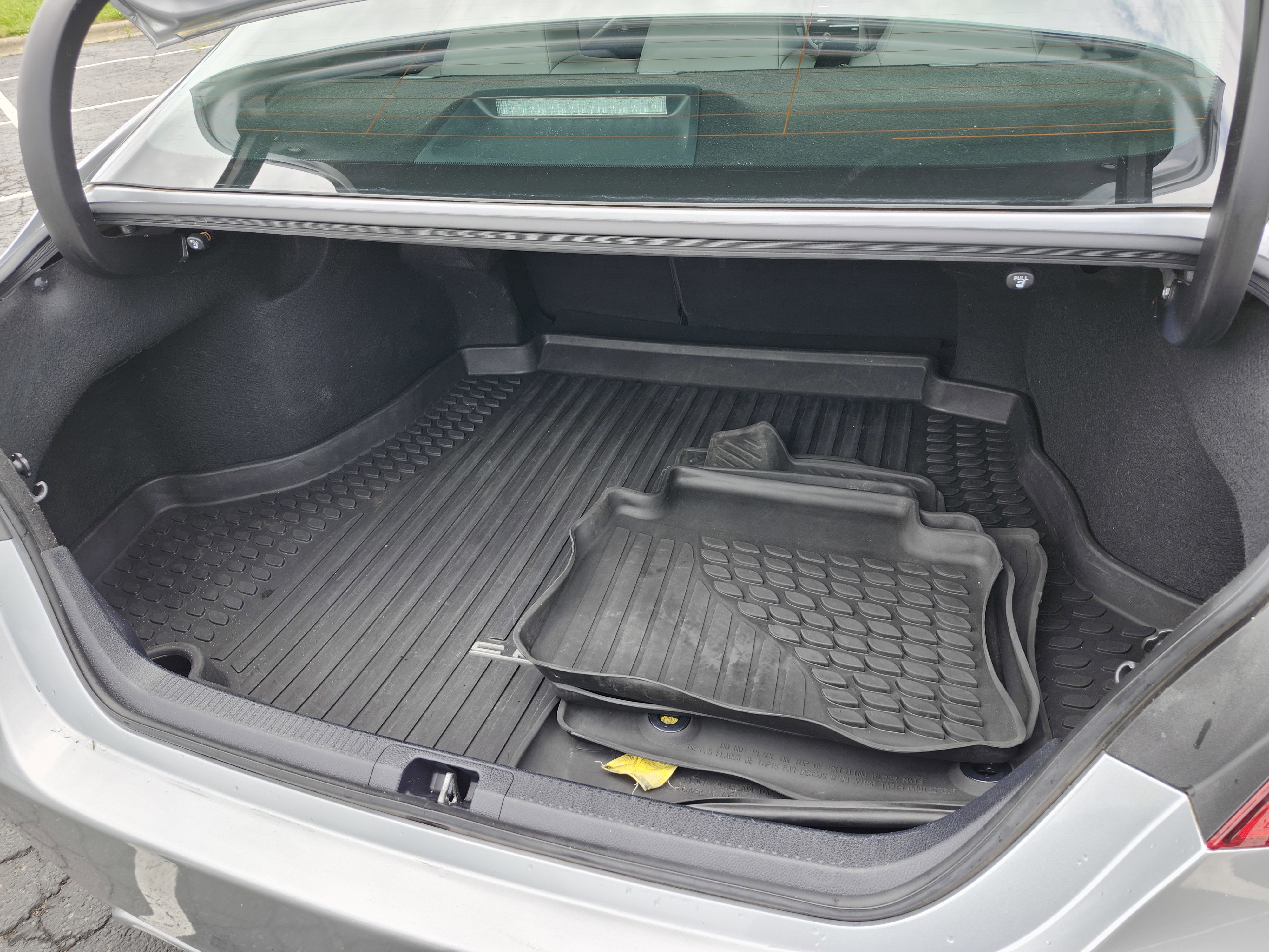 Used 2020 Toyota Camry SE FWD image 21