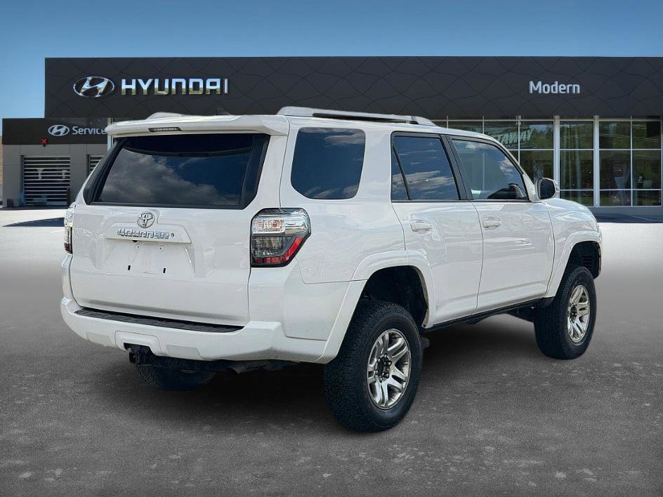 Used 2019 Toyota 4Runner SR5 Premium image 3