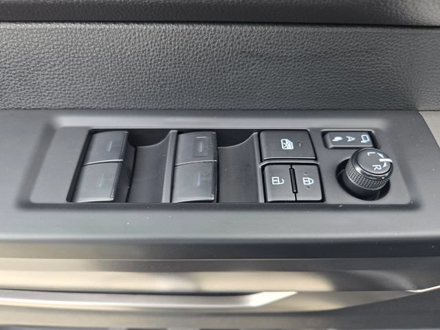 Used 2024 Toyota Sequoia SR5 w/ SR5 Premium Package AWD/4WD image 18