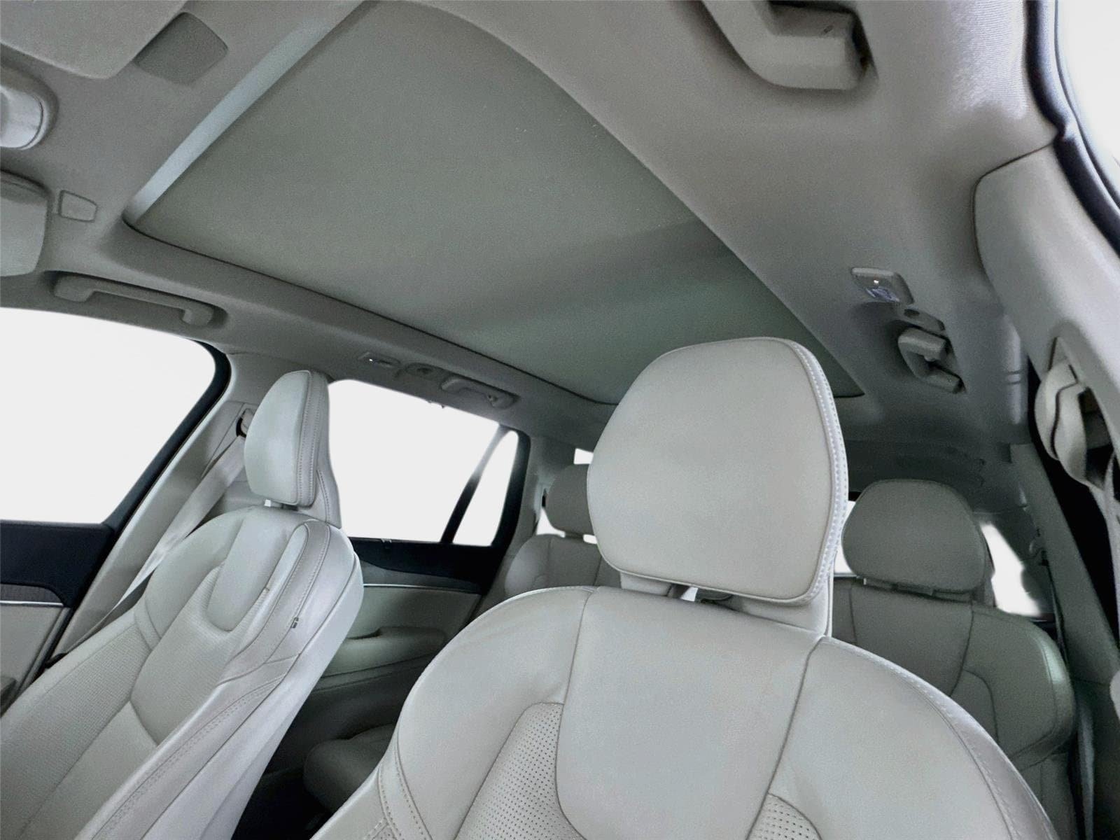 Used 2025 Volvo XC90 T8 Ultra w/ Protection Package Premier AWD/4WD image 14
