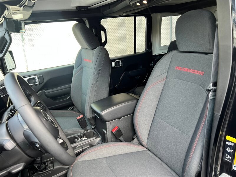 Used 2025 Jeep Wrangler Unlimited Rubicon AWD/4WD image 17