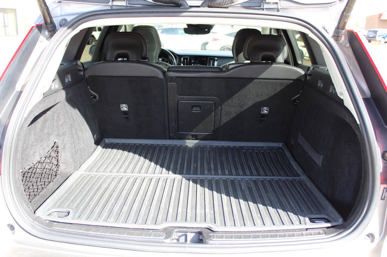 Used 2020 Volvo V60 T5 Cross Country image 79