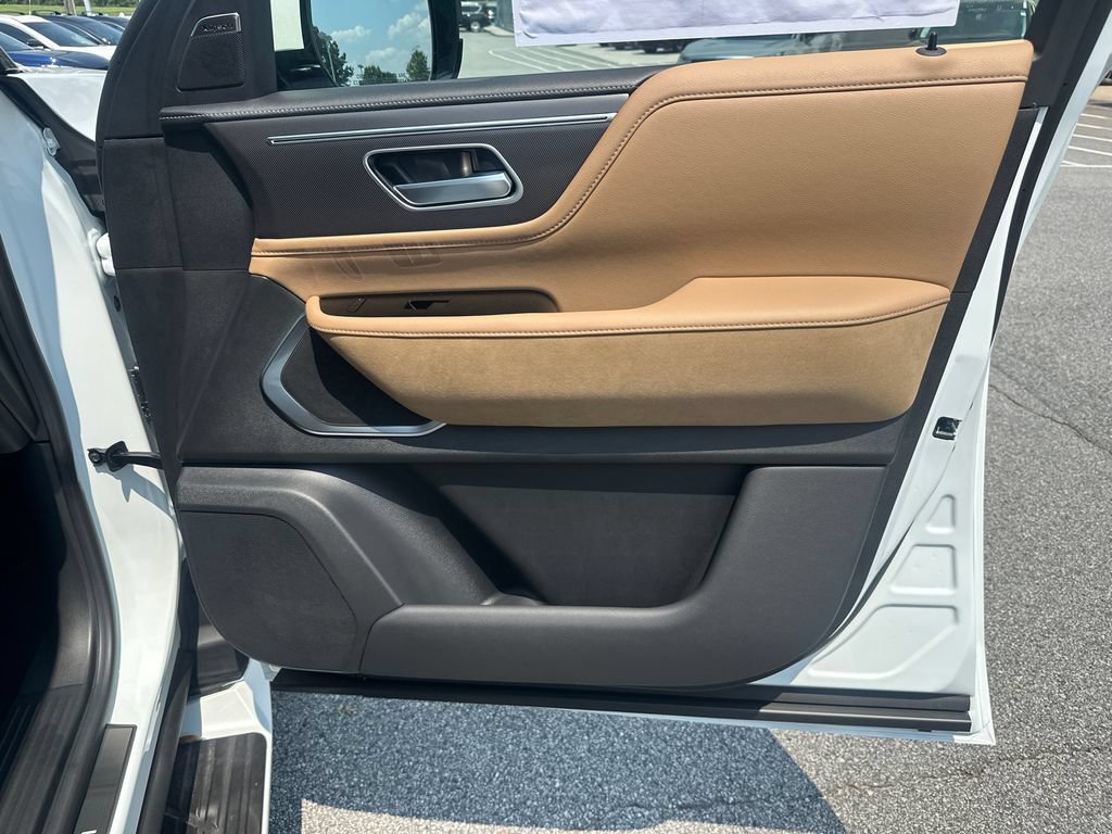 New 2027 INFINITI QX80 Luxe w/ Cargo Package RWD image 12