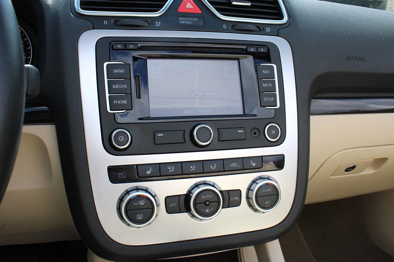 Used 2013 Volkswagen Eos Lux image 22