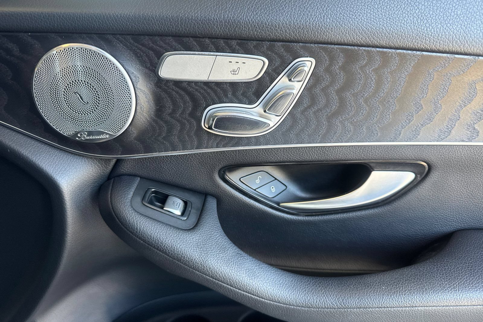Used 2018 Mercedes-Benz GLC 350e 4MATIC image 22