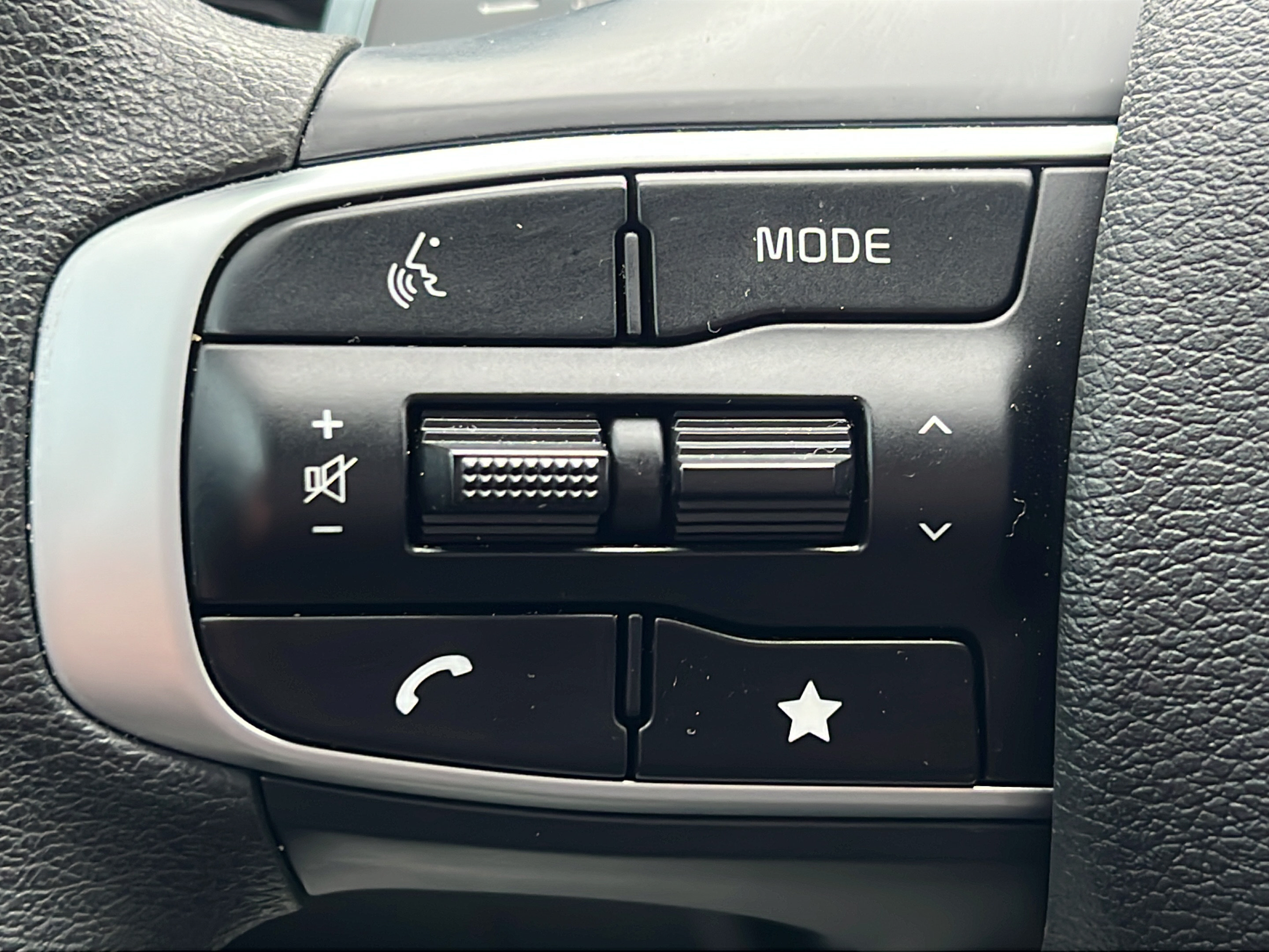 Certified 2025 Kia Sportage LX AWD/4WD image 21