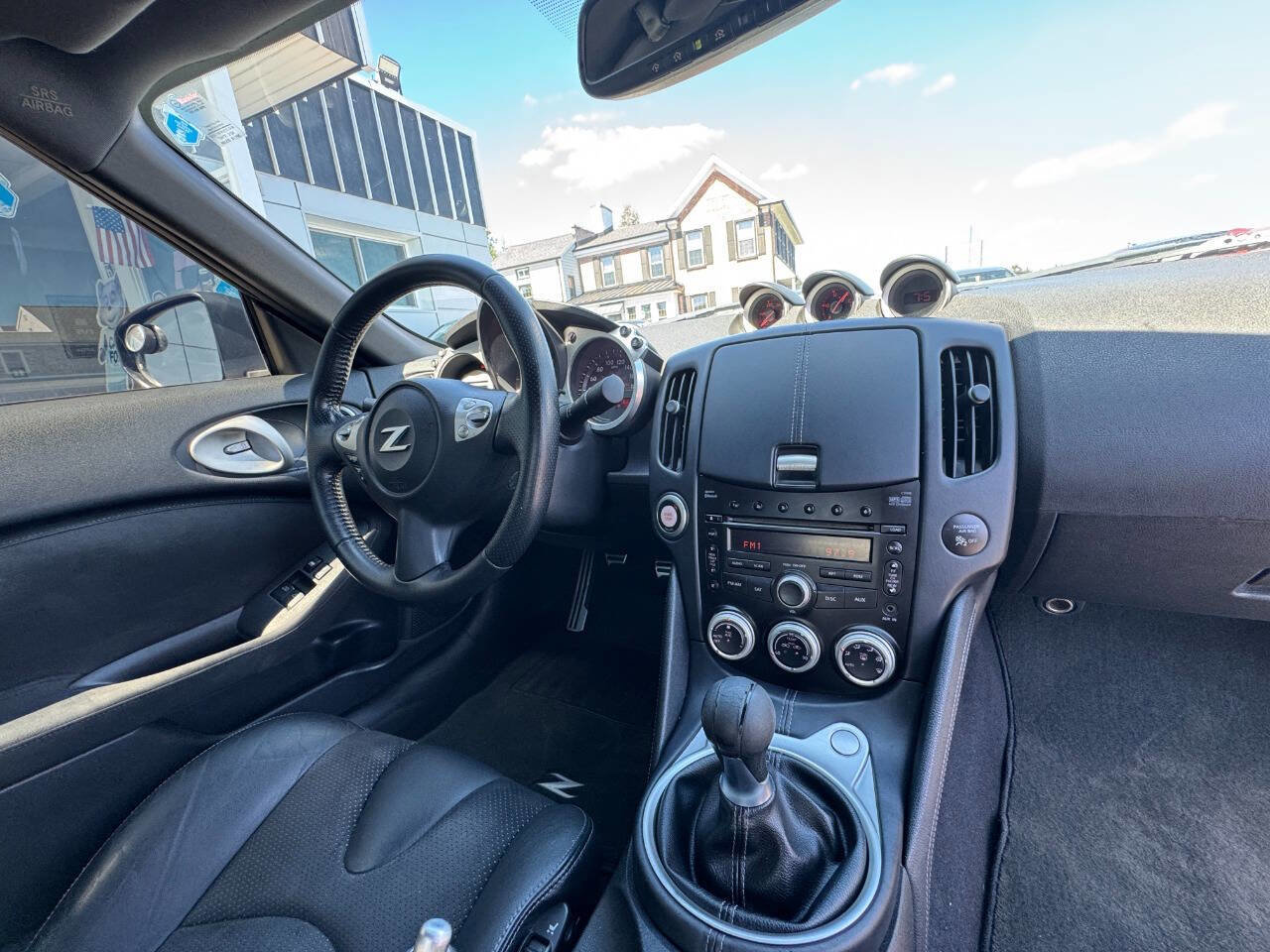 Used 2009 Nissan 370Z Touring image 13