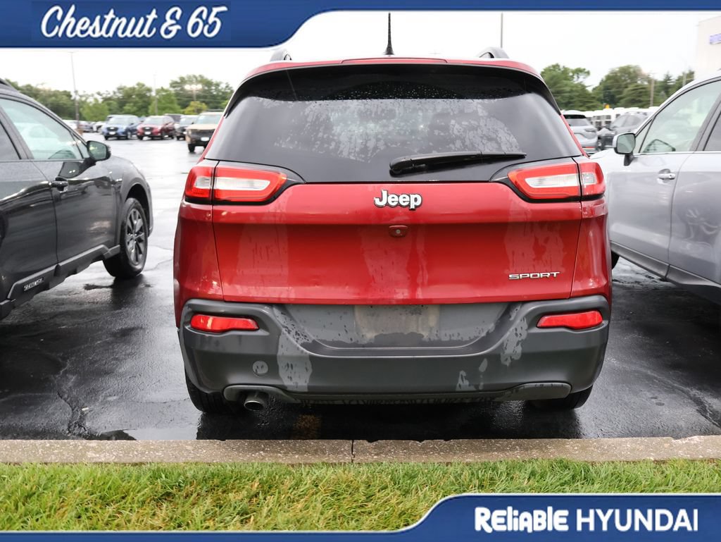 Used 2016 Jeep Cherokee Sport FWD image 18