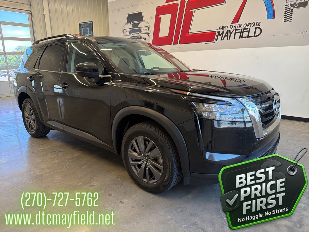 Used 2023 Nissan Pathfinder SV FWD image 1