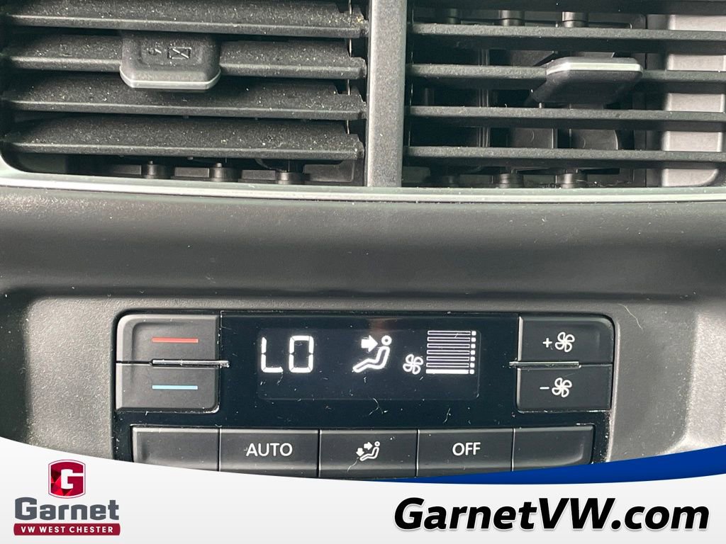 Used 2024 Volkswagen Atlas SE image 23