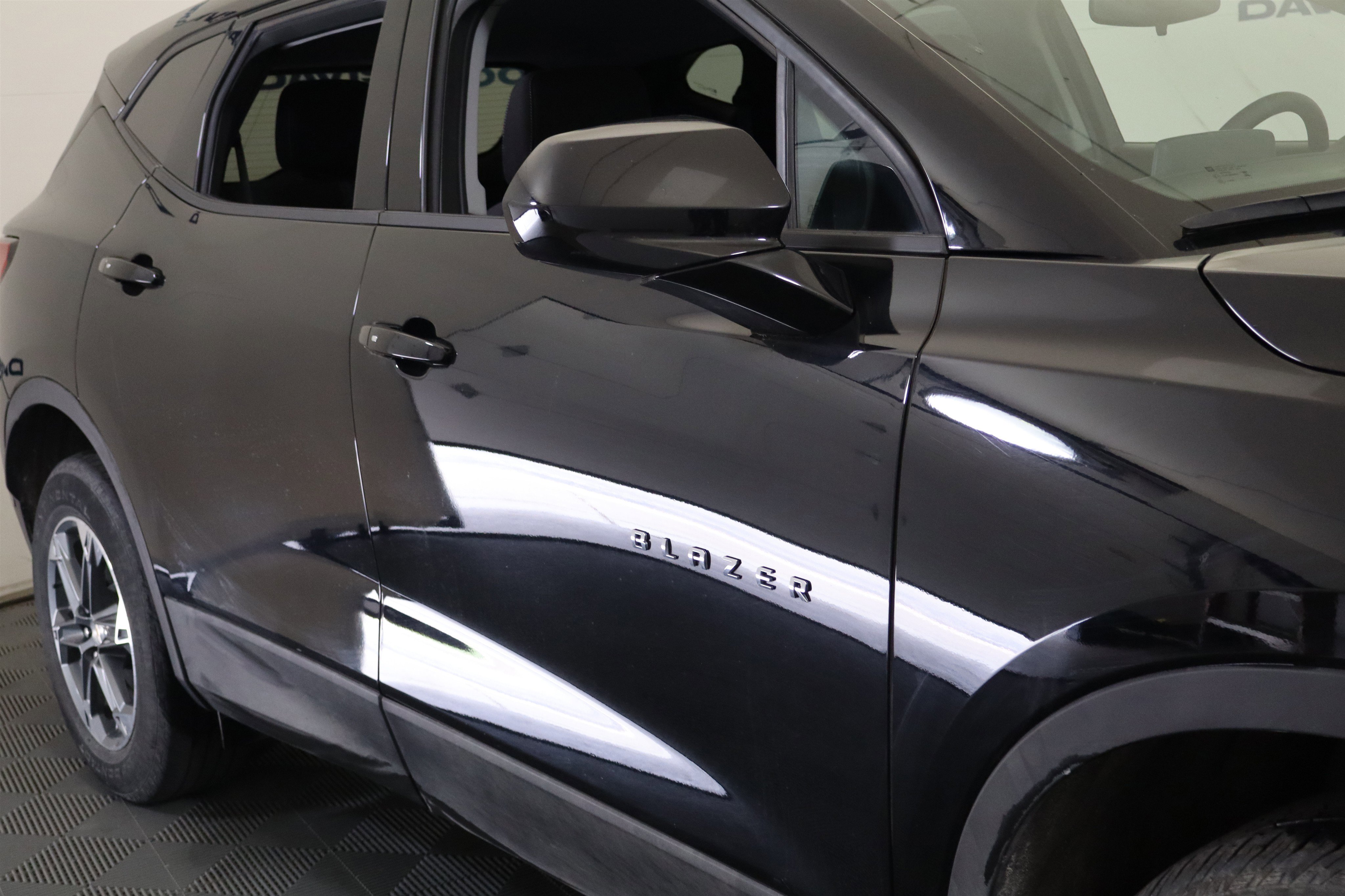 Used 2025 Chevrolet Blazer LT AWD/4WD image 5