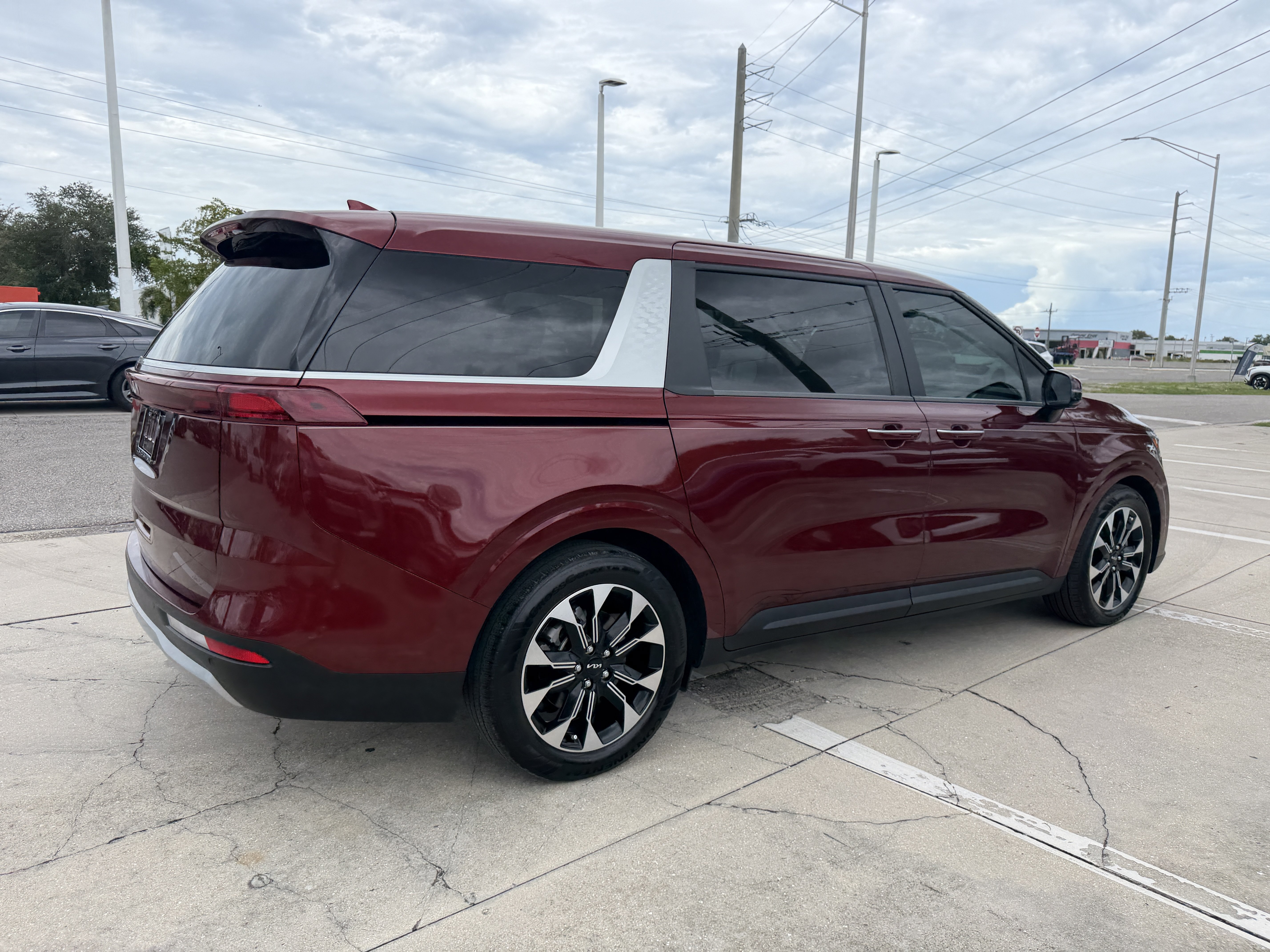Certified 2024 Kia Carnival EX FWD image 4
