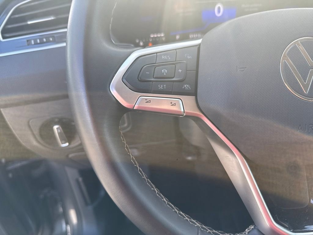 Used 2024 Volkswagen Tiguan SE image 19