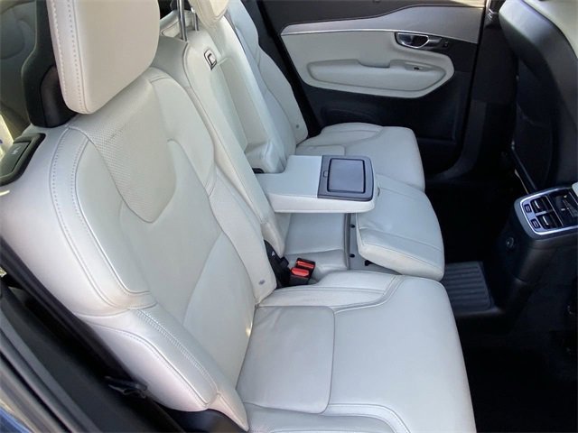 Used 2022 Volvo XC90 T8 R-Design w/ Advanced Package image 15