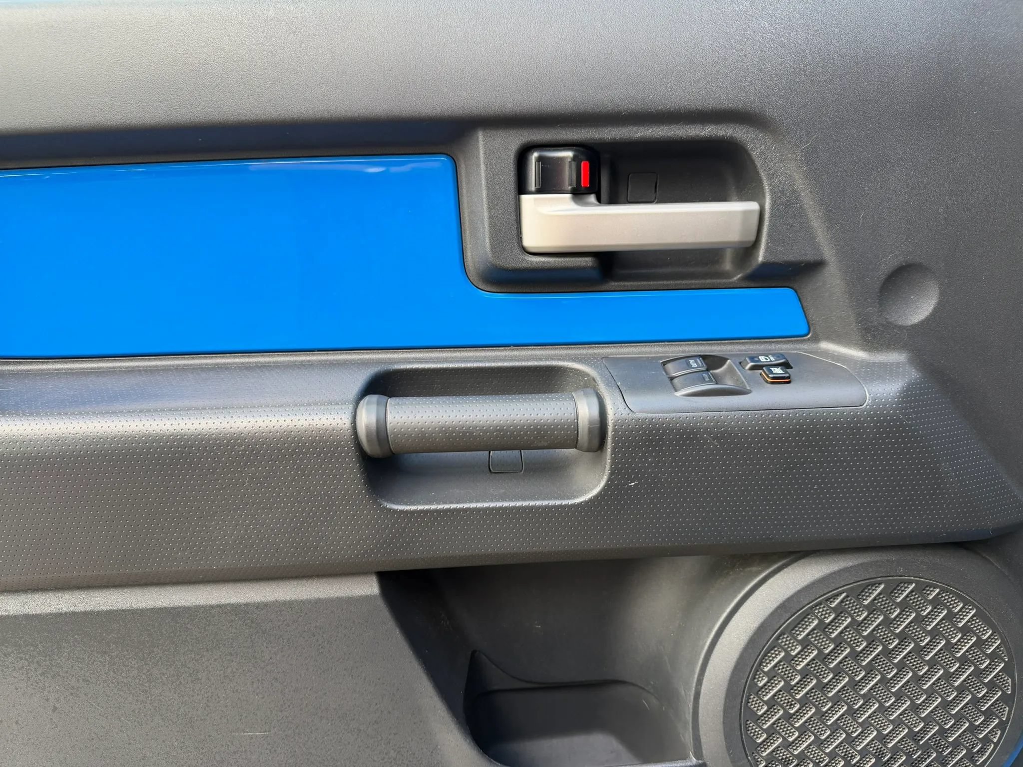 Used 2007 Toyota FJ Cruiser 4WD w/ Upgrade Pkg 1 image 9