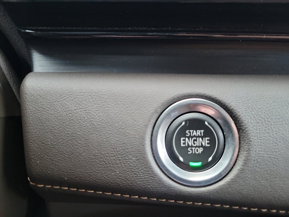 Used 2022 Cadillac Escalade Premium Luxury image 20