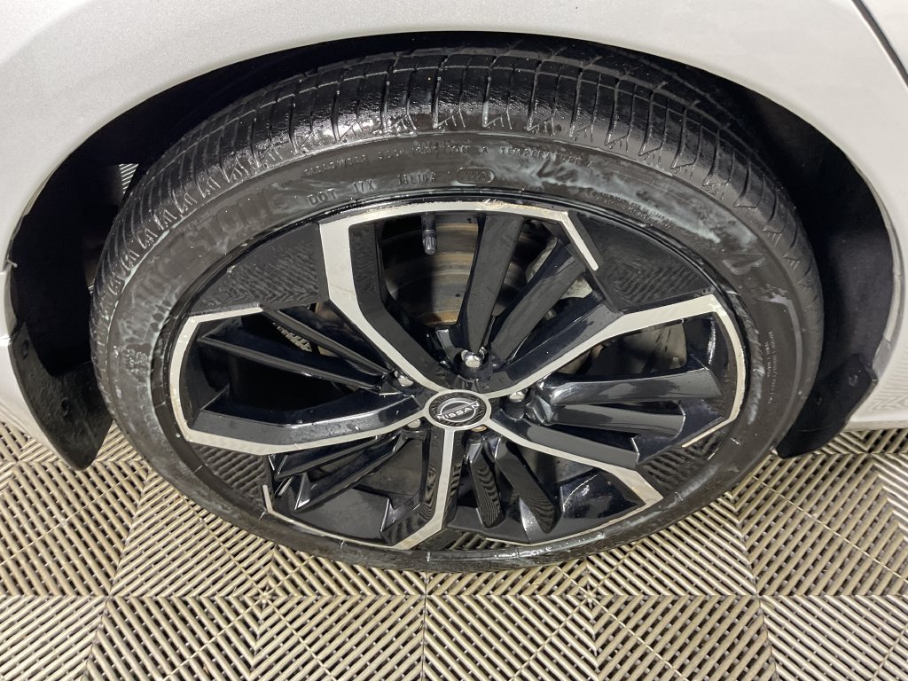 Used 2023 Nissan Altima 2.5 SR w/ SR Premium Package FWD image 10