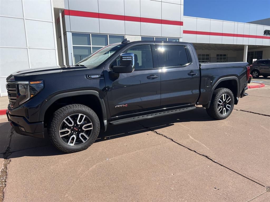 Used 2024 GMC Sierra 1500 AT4 w/ Technology Package AWD/4WD image 12