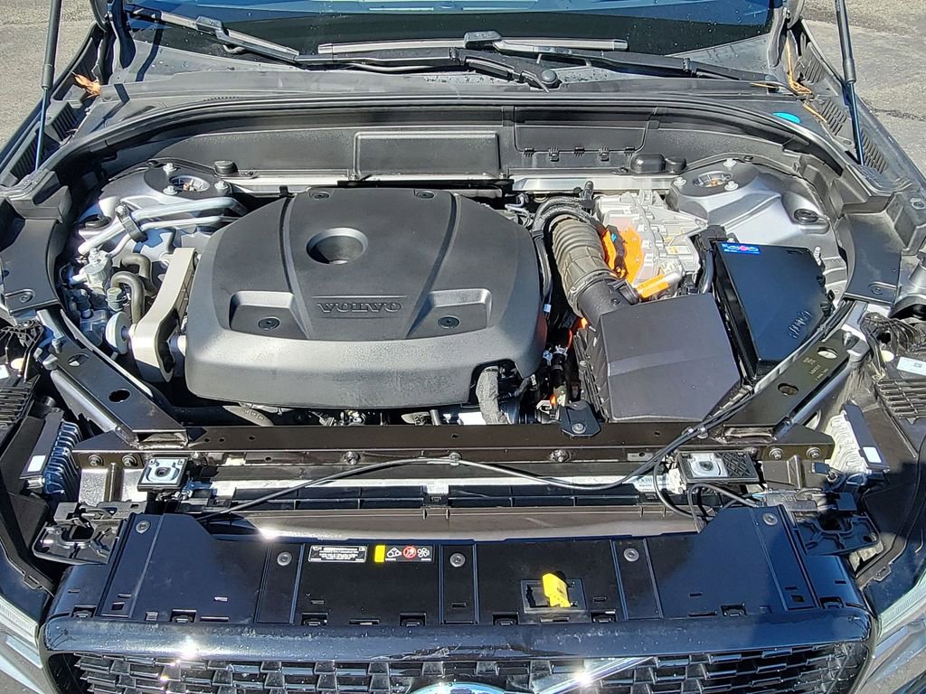 Used 2021 Volvo XC60 T8 R-Design w/ Advanced Package image 30