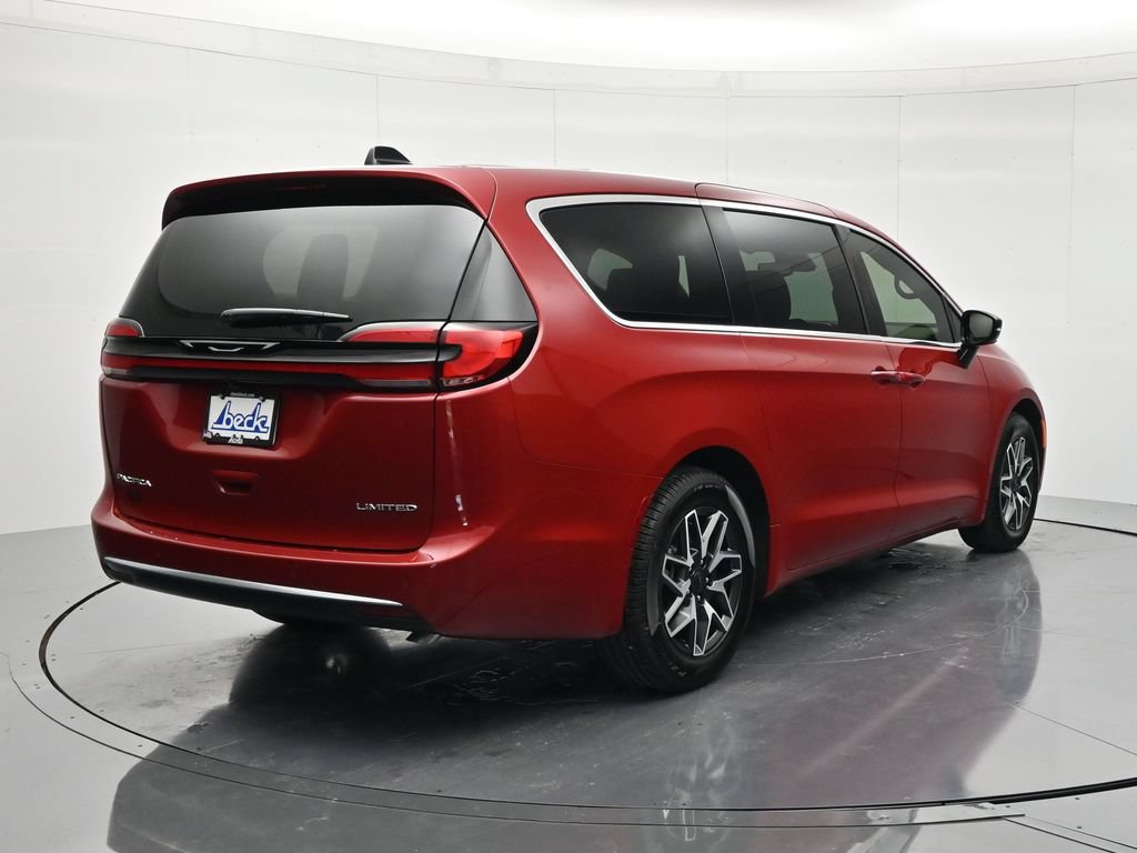 New 2027 Chrysler Pacifica Limited w/ Family Tech Group FWD image 5