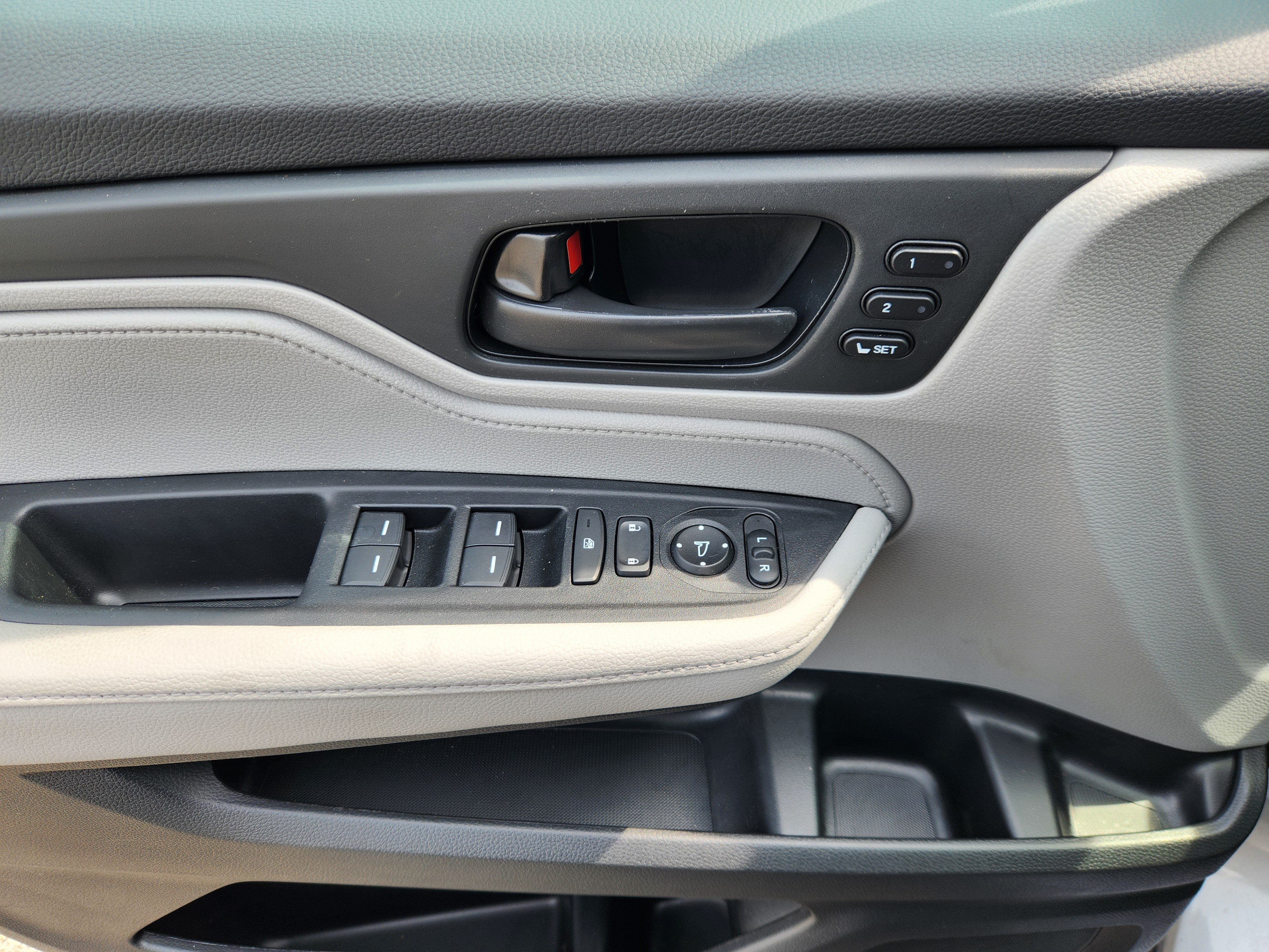 Certified 2024 Honda Odyssey EX-L image 15