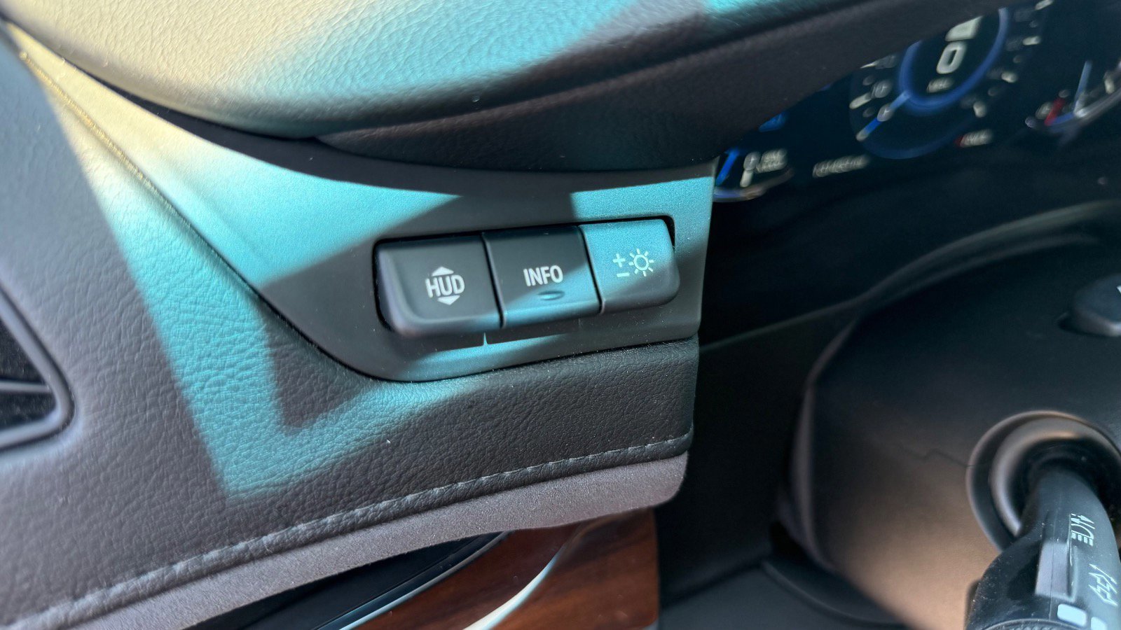 Used 2019 Cadillac Escalade ESV Luxury AWD/4WD image 37