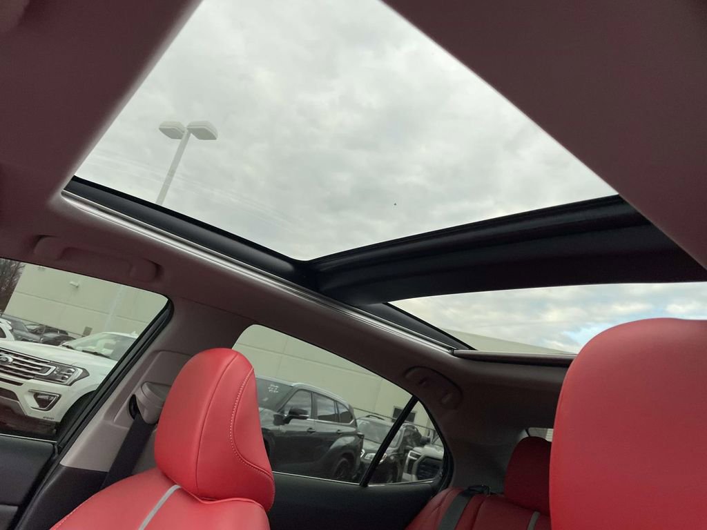 Used 2020 Toyota Camry XSE image 30