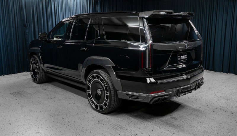 Used 2026 Cadillac Escalade Platinum Sport w/ LPO, ONYX Package AWD/4WD image 10