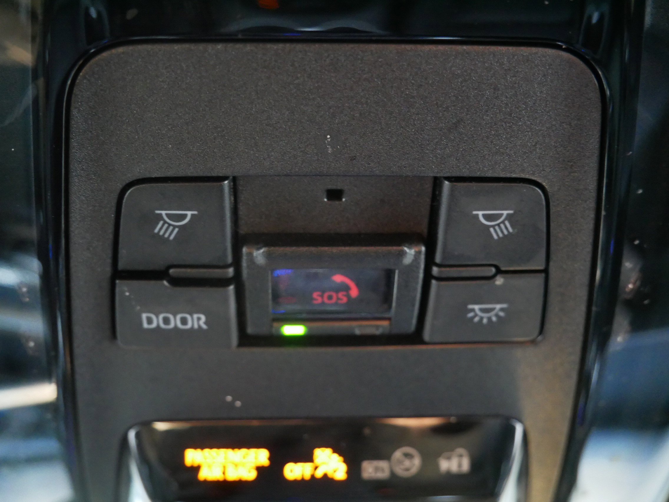 Used 2024 Toyota Venza XLE image 34