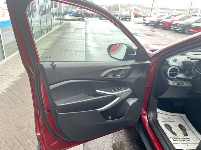 Certified 2025 Chevrolet Trax LS image 20