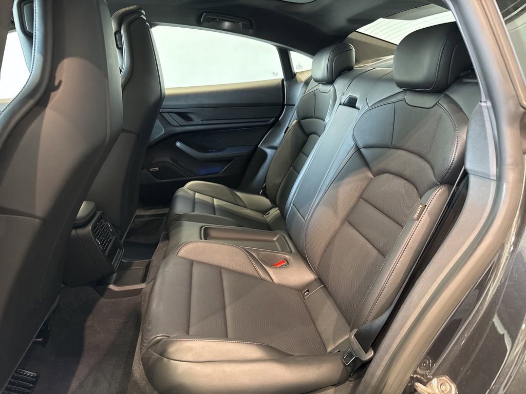 Used 2024 Porsche Taycan 4S w/ Premium Package image 33