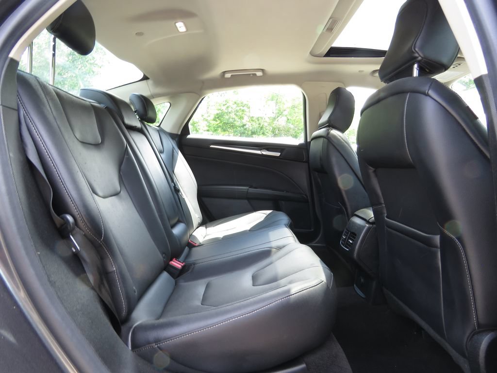 Used 2020 Ford Fusion Energi Titanium FWD image 16