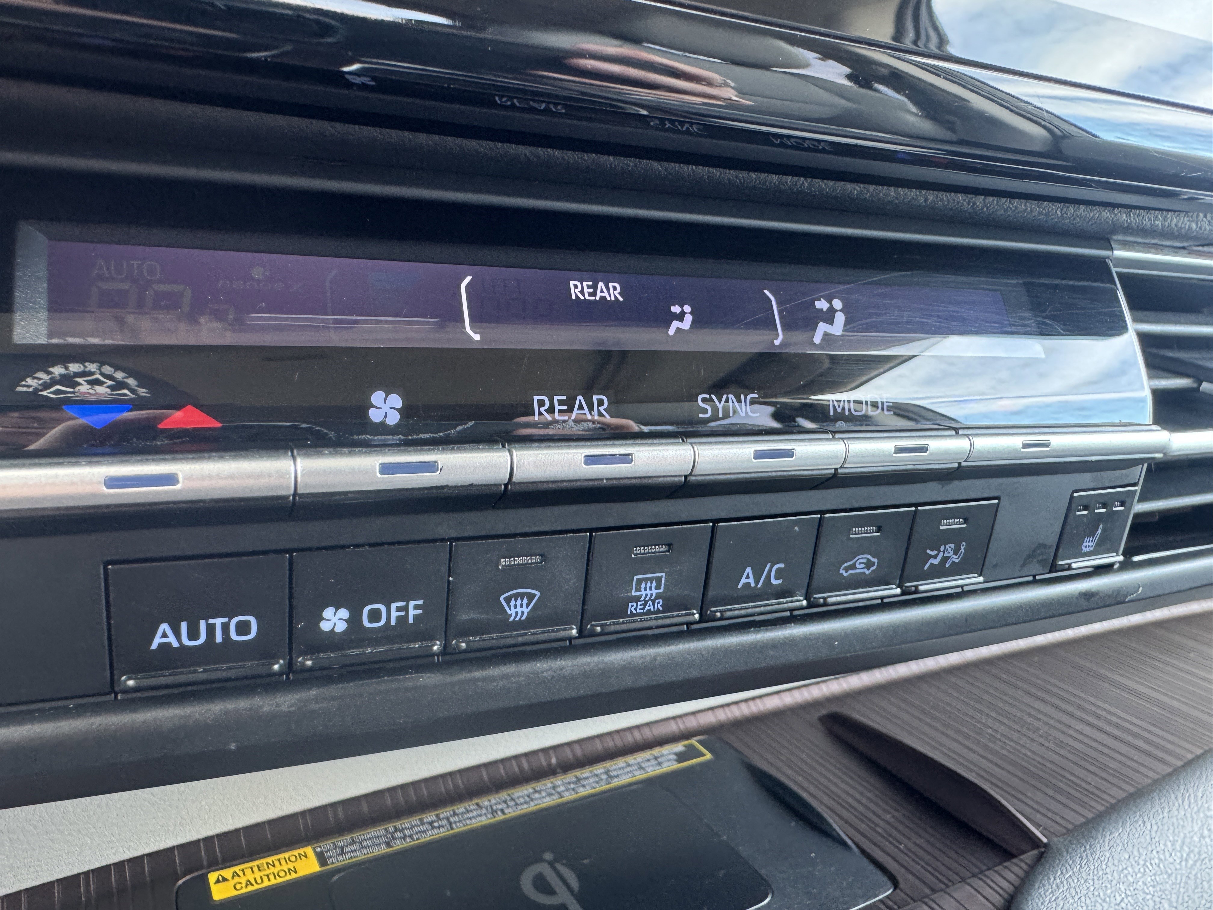 Used 2021 Toyota Sienna XLE w/ XLE Plus Package image 26